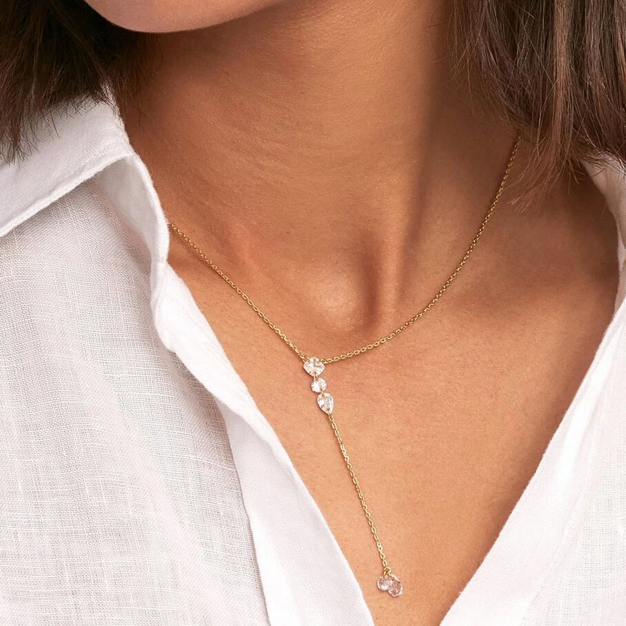 Collier Mi-long PETILLE - Cristal / Doré 2 Collier Mi-long PETILLE - Cristal / Doré – Image 2